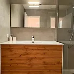 Apartment Elegant 3 Pieces, 2 Chambres, 4 Pers, Clim, Wi-fi, Proche Des Plages Nice