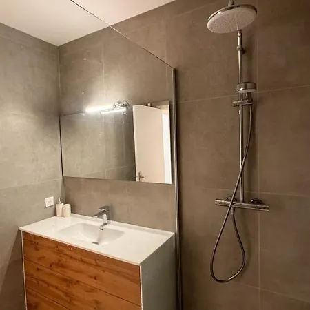 Elegant 3 Pieces, 2 Chambres, 4 Pers, Clim, Wi-Fi, Proche Des Plages *