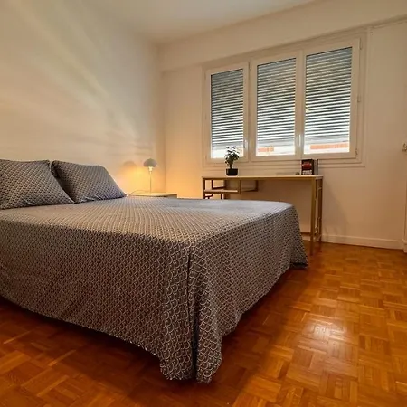 Elegant 3 Pieces, 2 Chambres, 4 Pers, Clim, Wi-fi, Proche Des Plages アパート ニース