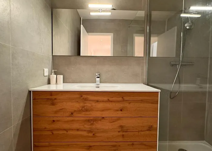 Lejlighed Elegant 3 Pieces, 2 Chambres, 4 Pers, Clim, Wi-fi, Proche Des Plages Nice