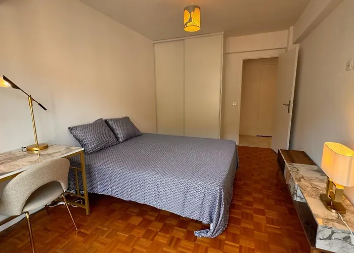 Elegant 3 Pieces, 2 Chambres, 4 Pers, Clim, Wi-fi, Proche Des Plages *